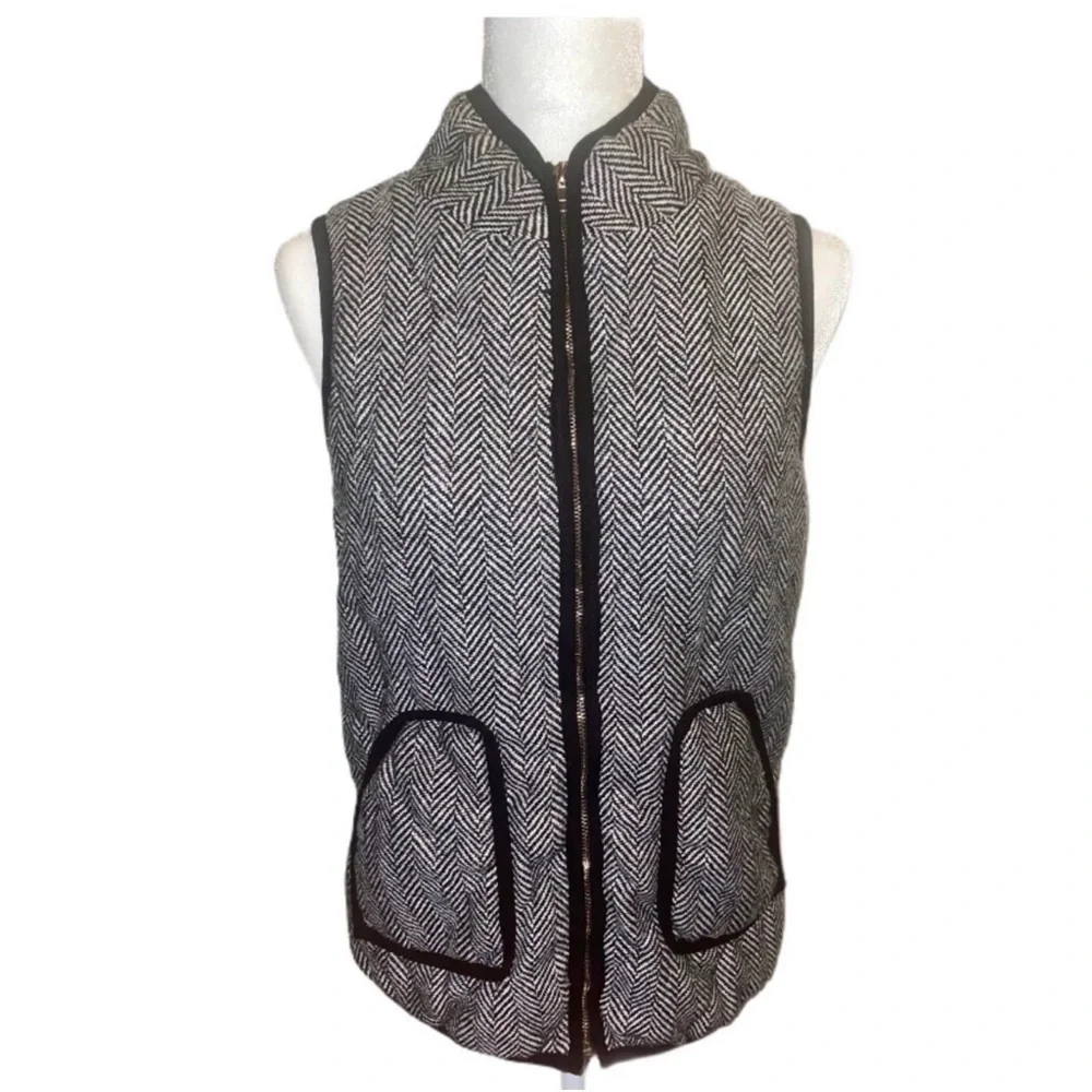 BOUTIQUE ONLY Vest Black White Chevron Zip Up Vest Gold Zipper Size M